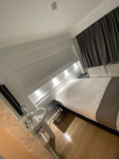 Hotel Beaux Arts 2*